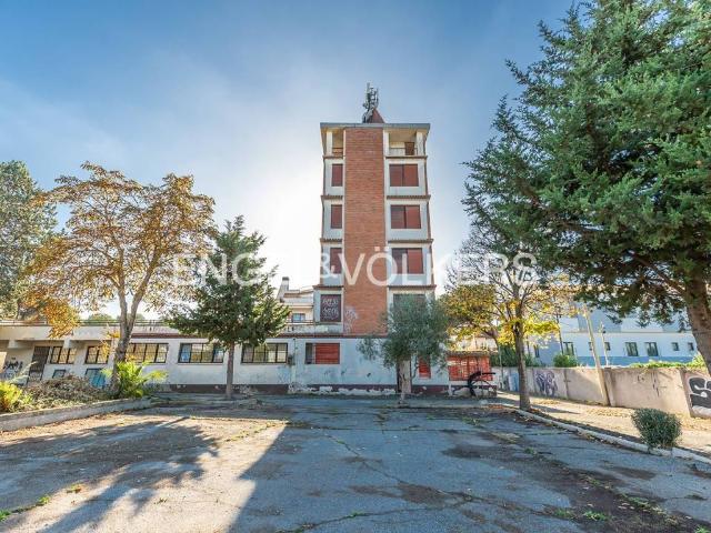 Palazzo / Stabile in affitto a Marino RM