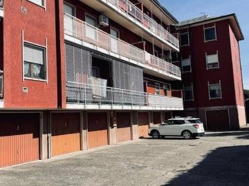 Palazzo / Stabile in affitto a Melzo MI