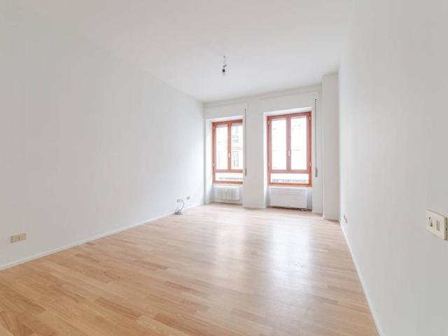 Palazzo / Stabile in affitto a Milano MI