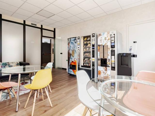 Palazzo / Stabile in affitto a Milano MI