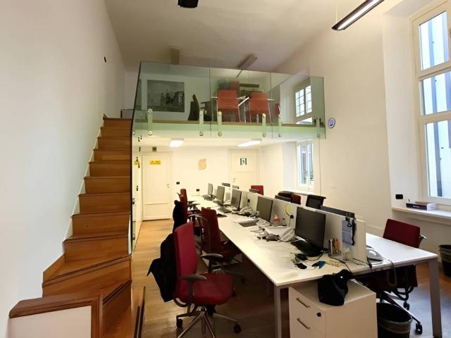 Palazzo / Stabile in affitto a Milano MI