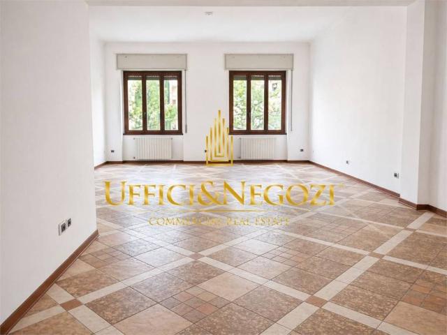 Palazzo / Stabile in affitto a Milano MI