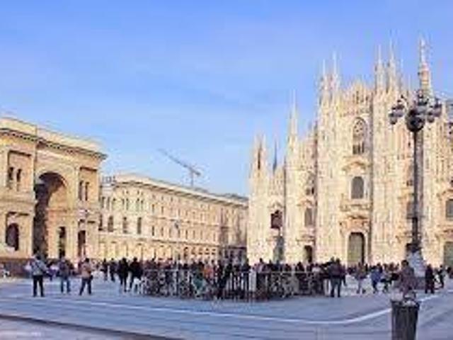 Palazzo / Stabile in affitto a Milano MI