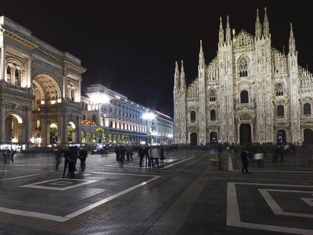 Palazzo / Stabile in affitto a Milano MI