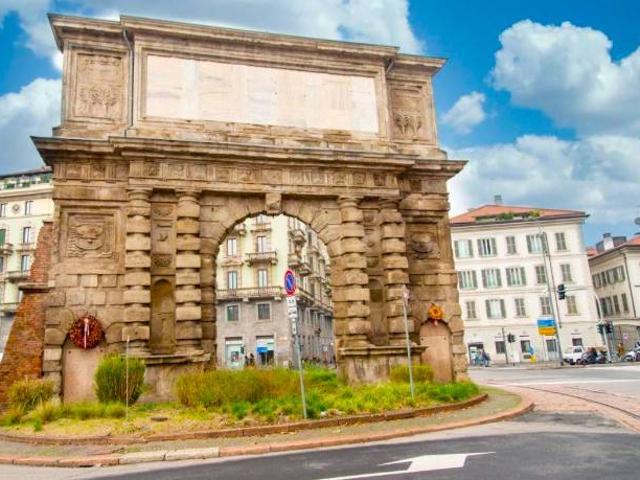 Palazzo / Stabile in affitto a Milano MI