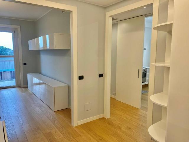 Palazzo / Stabile in affitto a Milano MI