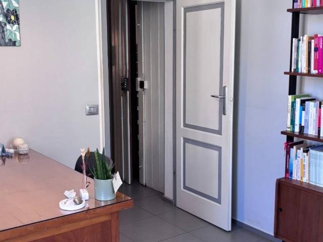 Palazzo / Stabile in affitto a Modena MO
