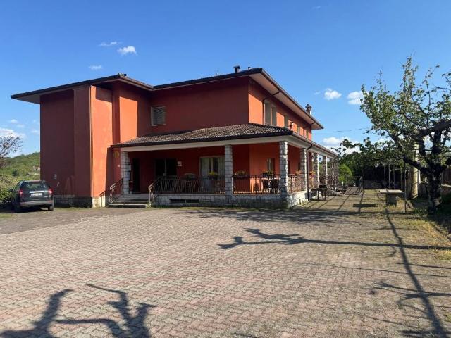 Palazzo / Stabile in affitto a Monrupino TS