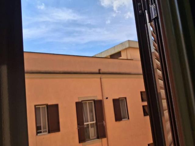 Palazzo / Stabile in affitto a Napoli NA