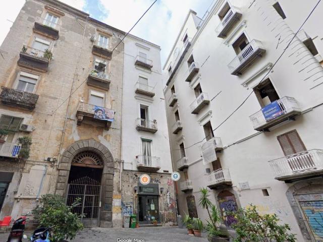Palazzo / Stabile in affitto a Napoli NA