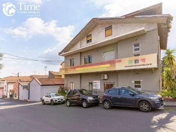 Palazzo / Stabile in affitto a Nicolosi CT