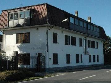 Palazzo / Stabile in affitto a Alice Castello VC