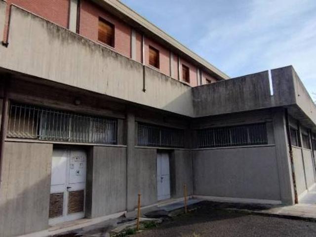 Palazzo / Stabile in affitto a Ascoli Piceno AP