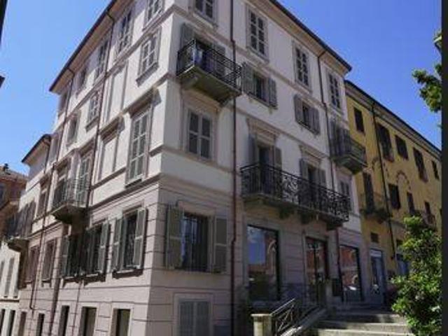 Palazzo / Stabile in affitto a Asti AT