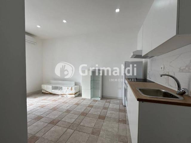 Palazzo / Stabile in affitto a Battipaglia SA