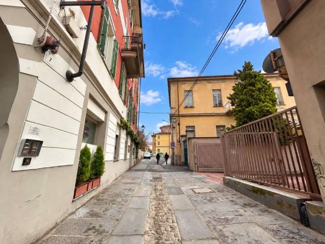 Palazzo / Stabile in affitto a Biella BI