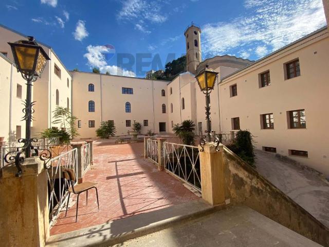 Palazzo / Stabile in affitto a Borgetto PA