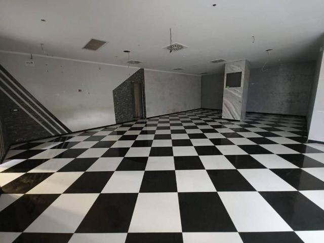 Palazzo / Stabile in affitto a Cuneo CN