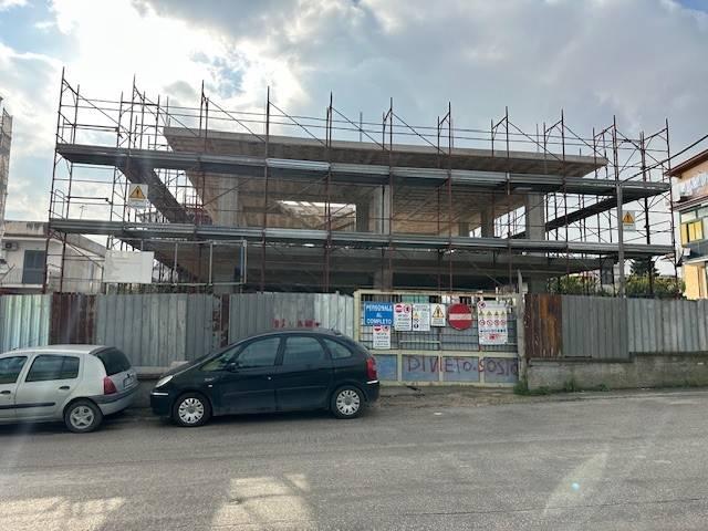 Palazzo / Stabile in affitto a Casandrino NA