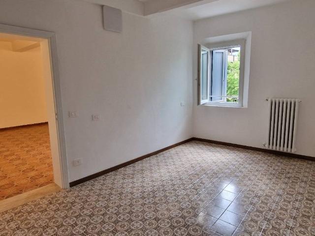 Palazzo / Stabile in affitto a Carpi MO