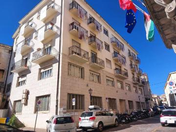 Palazzo / Stabile in affitto a Catanzaro CZ