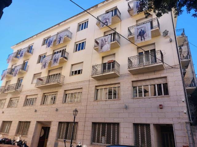 Palazzo / Stabile in affitto a Catanzaro CZ