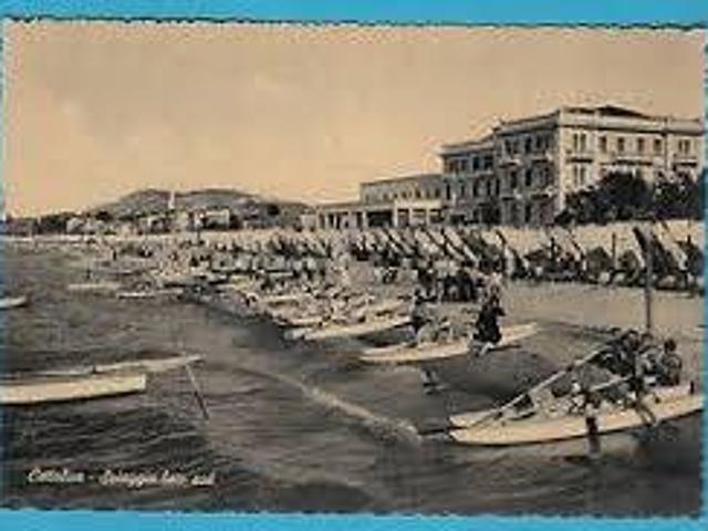 Palazzo / Stabile in affitto a Cattolica RN