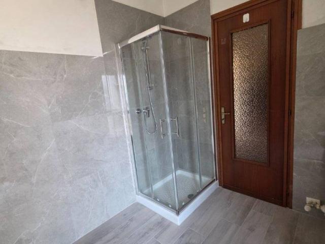 Palazzo / Stabile in affitto a Cavour TO