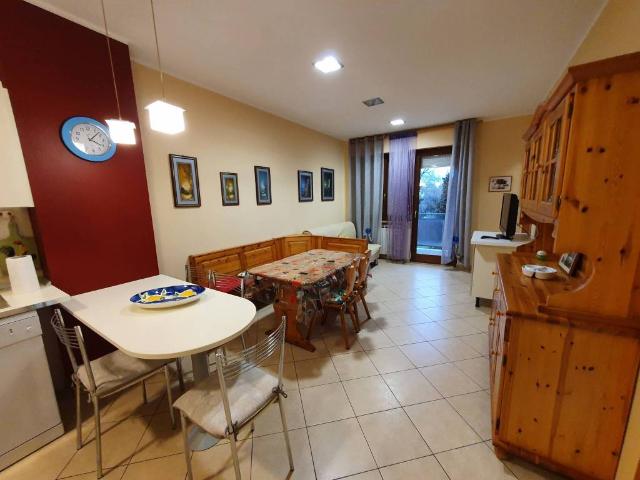 Palazzo / Stabile in affitto a Civitanova Marche MC