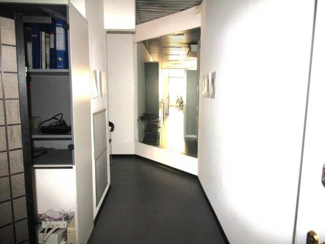 Palazzo / Stabile in affitto a Cologno Monzese MI