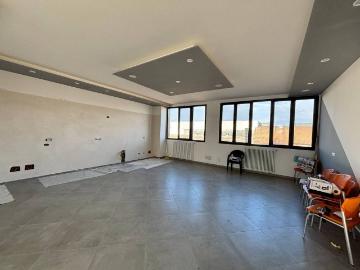 Palazzo / Stabile in affitto a Dozza BO