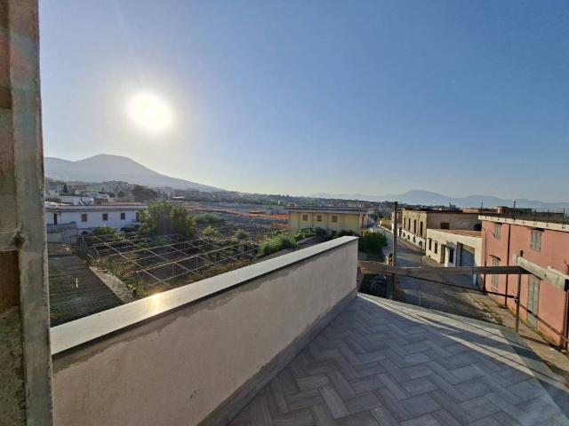 Palazzo / Stabile in affitto a Ercolano NA