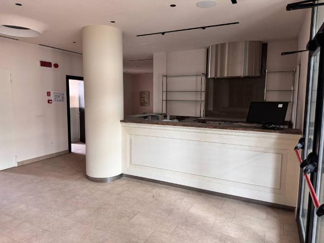 Palazzo / Stabile in affitto a Forlì FC