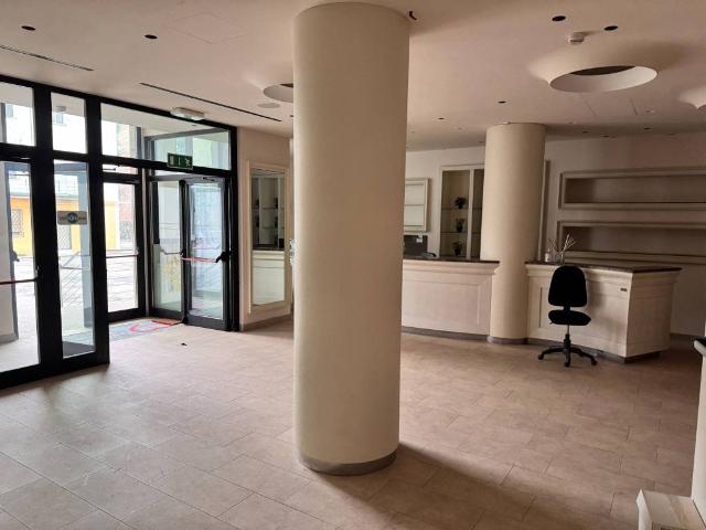 Palazzo / Stabile in affitto a Forlì FC