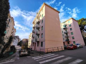 Palazzo / Stabile in affitto a Genova GE