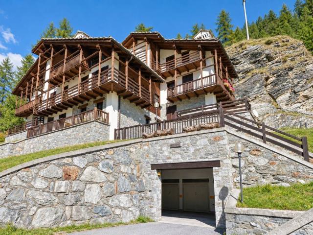 Palazzo / Stabile in affitto a Gressoney La Trinitè AO