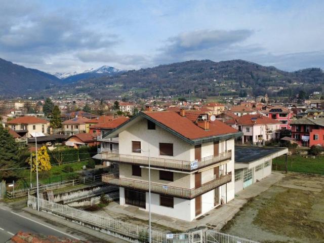 Palazzo / Stabile in affitto a Luserna San Giovanni TO