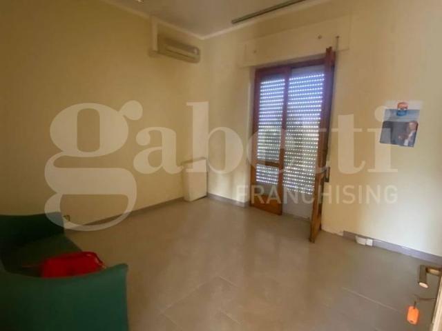 Palazzo / Stabile in affitto a Lamezia Terme CZ