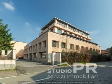 Palazzo / Stabile in affitto a Lissone MB