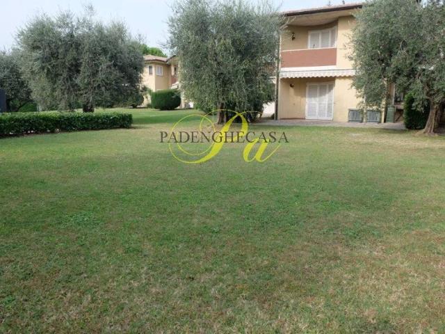 Palazzo / Stabile in affitto a Padenghe sul Garda BS