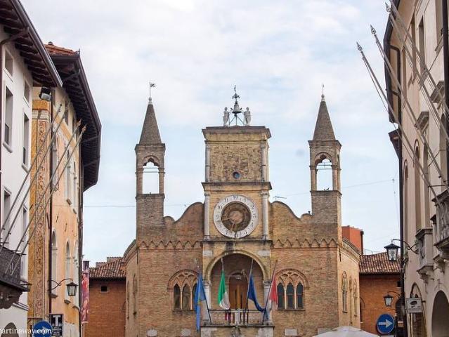 Palazzo / Stabile in affitto a Pordenone PN