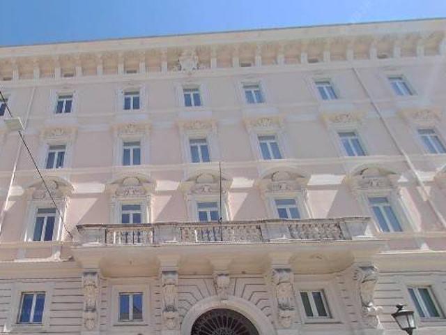 Palazzo / Stabile in affitto a Roma RM