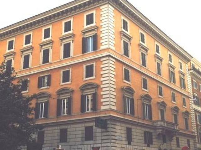 Palazzo / Stabile in affitto a Roma RM