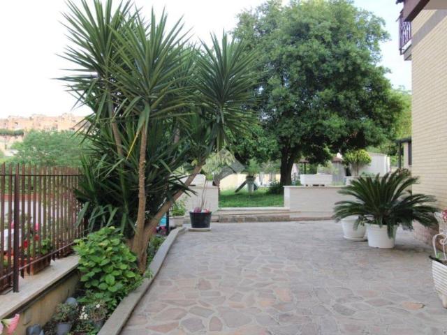 Palazzo / Stabile in affitto a Roma RM