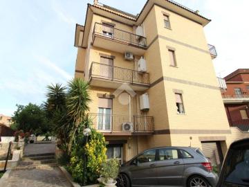 Palazzo / Stabile in affitto a Roma RM