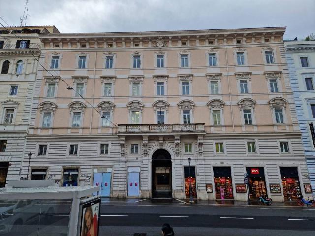 Palazzo / Stabile in affitto a Roma RM