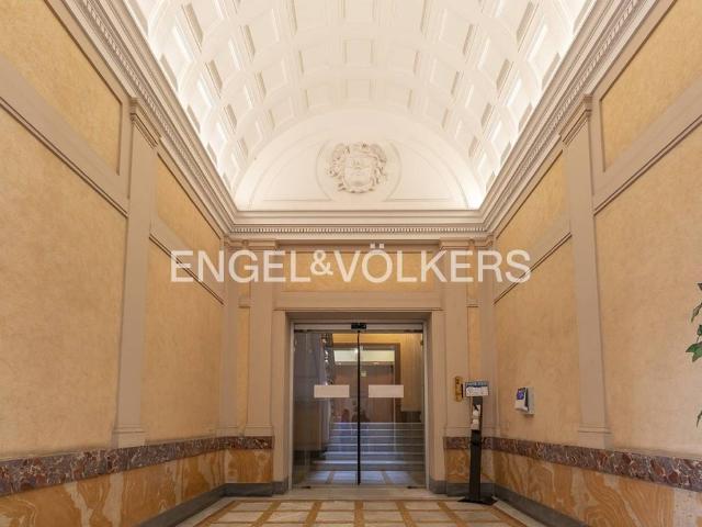 Palazzo / Stabile in affitto a Roma RM