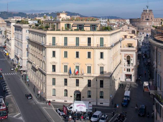 Palazzo / Stabile in affitto a Roma RM