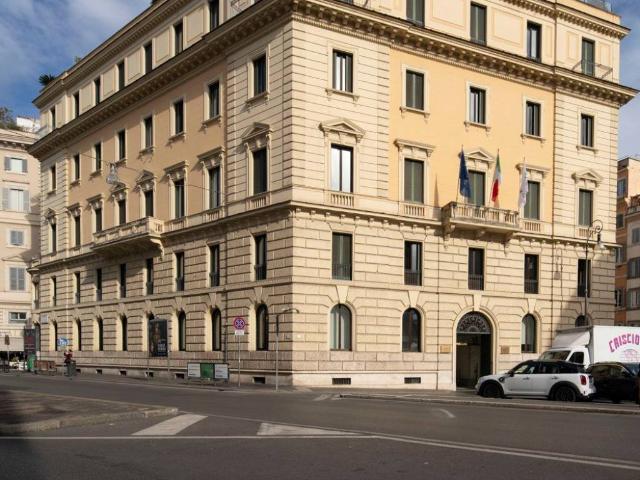 Palazzo / Stabile in affitto a Roma RM
