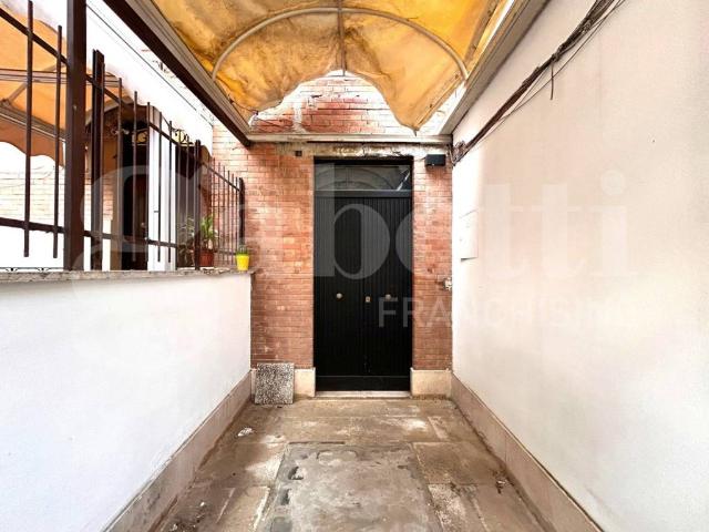 Palazzo / Stabile in affitto a Roma RM